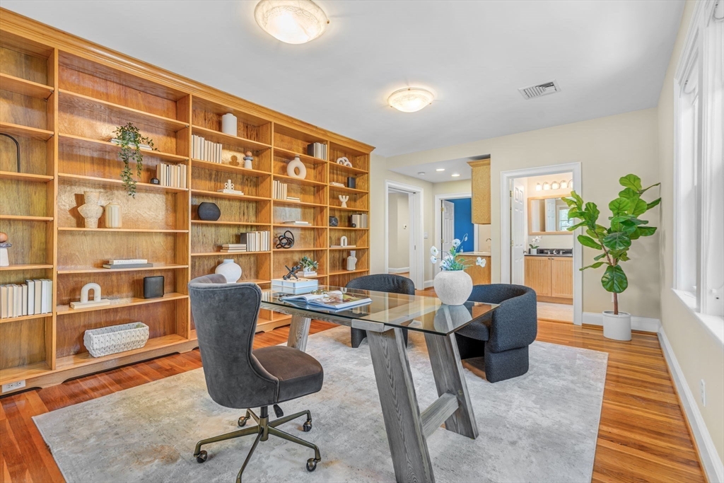 Brookline, Massachusetts, 02446, United States, 6 Bedrooms Bedrooms, ,4 BathroomsBathrooms,Residential,For Sale,1921291