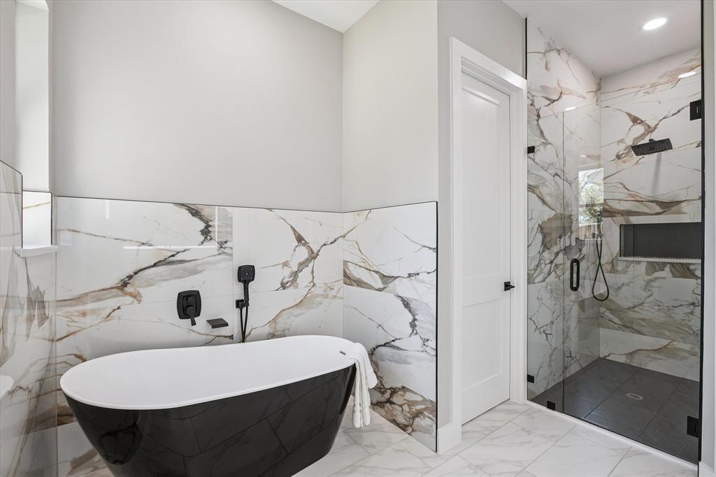 Arlington, Texas, 76012, United States, 4 Bedrooms Bedrooms, ,3 BathroomsBathrooms,Residential,For Sale,1976535