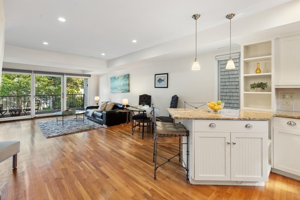 Marblehead, Massachusetts, 01945, United States, 2 Bedrooms Bedrooms, ,2 BathroomsBathrooms,Residential,For Sale,1895462