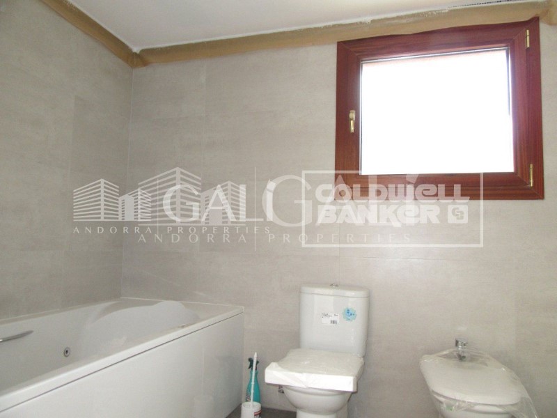 Canillo, Andorra, AD, 4 Bedrooms Bedrooms, ,2 BathroomsBathrooms,Residential,For Sale,1628029
