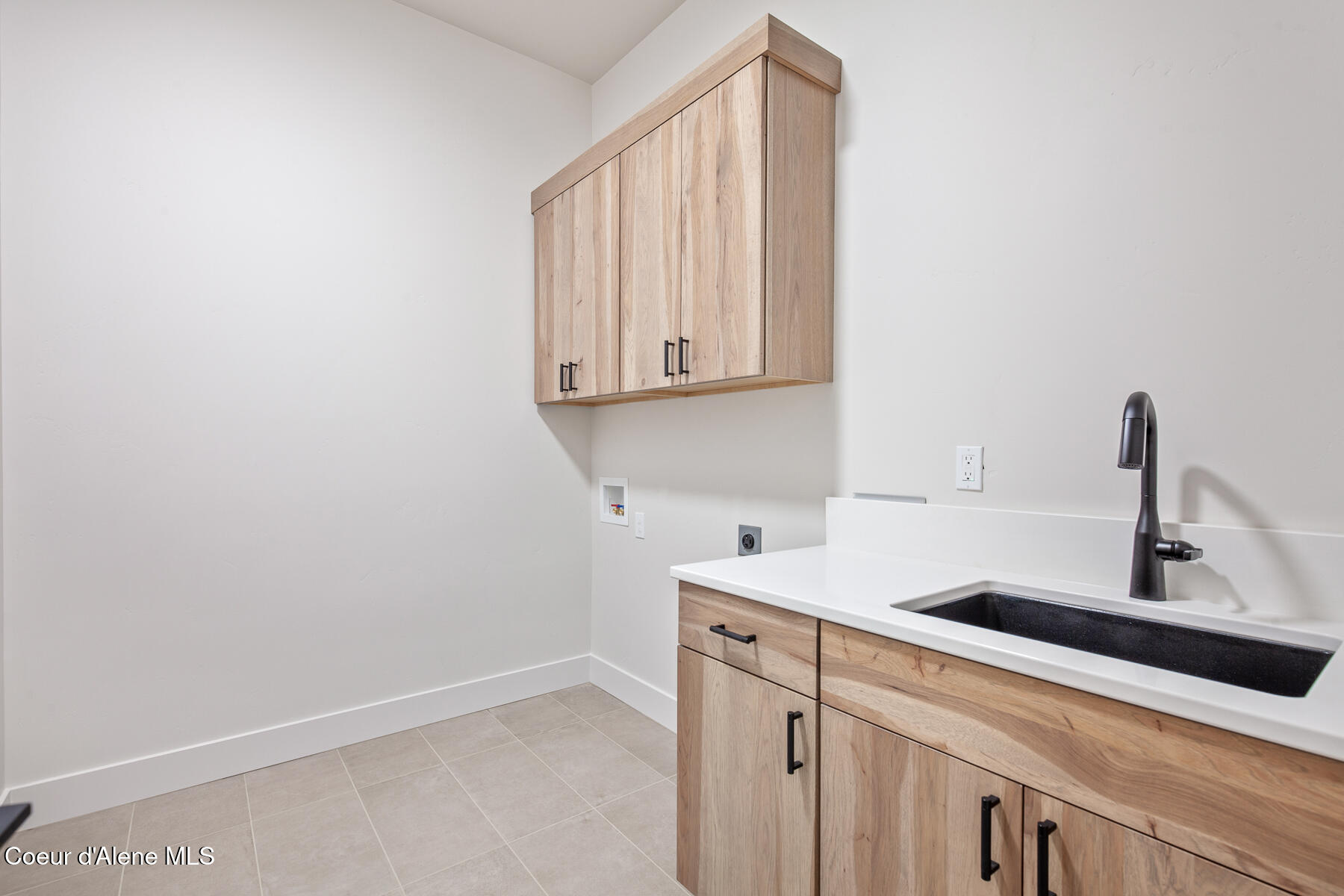 Coeur d'Alene, Idaho, 83814, United States, 3 Bedrooms Bedrooms, ,4 BathroomsBathrooms,Residential,For Sale,1823259