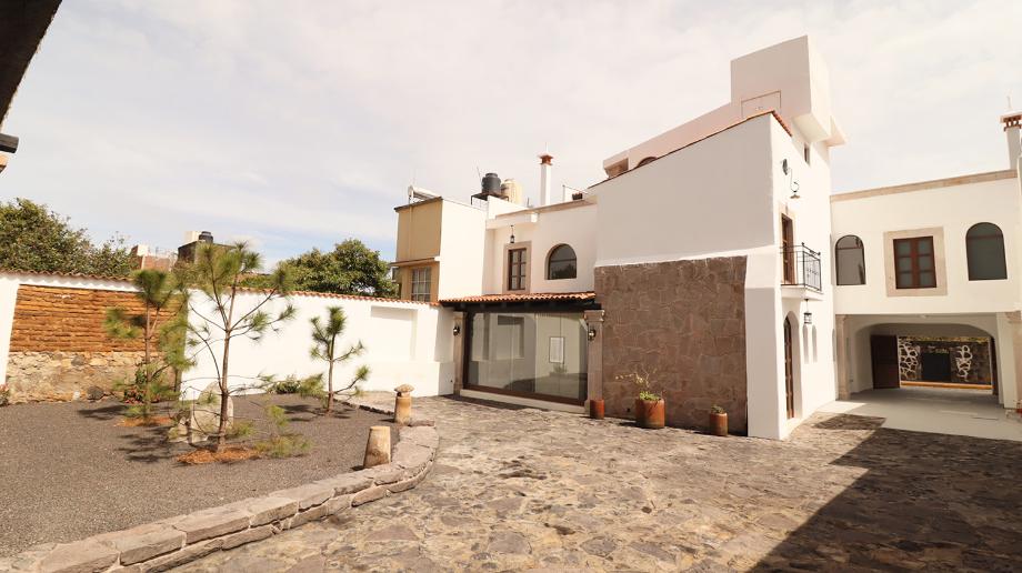 Pátzcuaro, Michoacán de Ocampo, 61606, Mexico, 5 Bedrooms Bedrooms, ,3 BathroomsBathrooms,Residential,For Sale,1729660