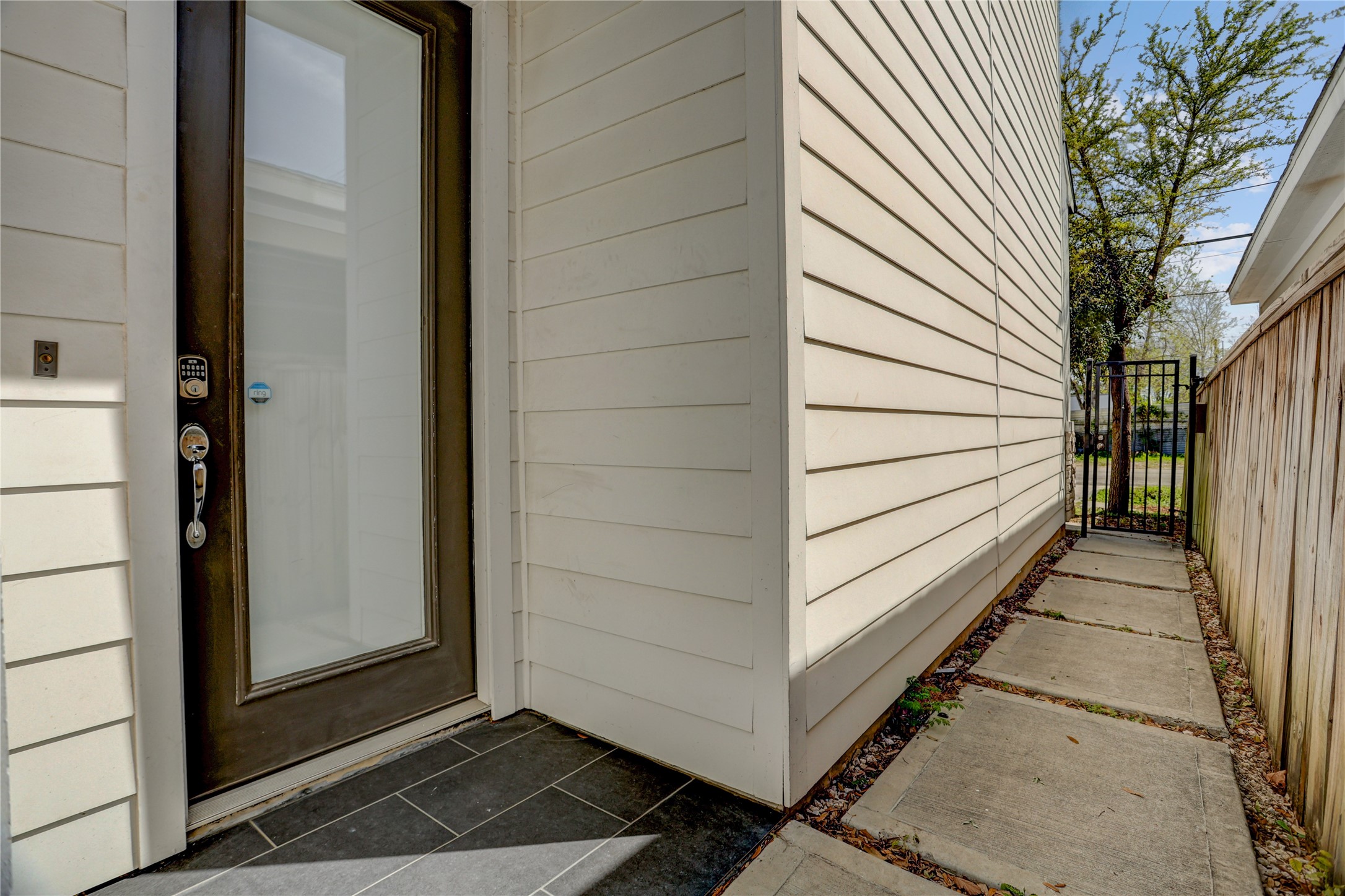  2413 Chapman Street - 物件實景