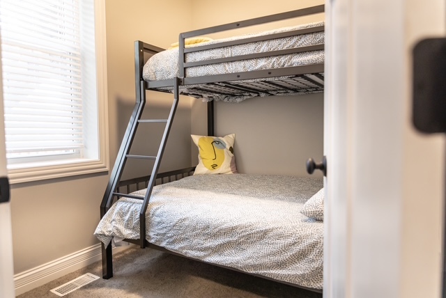 Chicago, Illinois, 60637, United States, 7 Bedrooms Bedrooms, ,Residential,For Sale,1699303