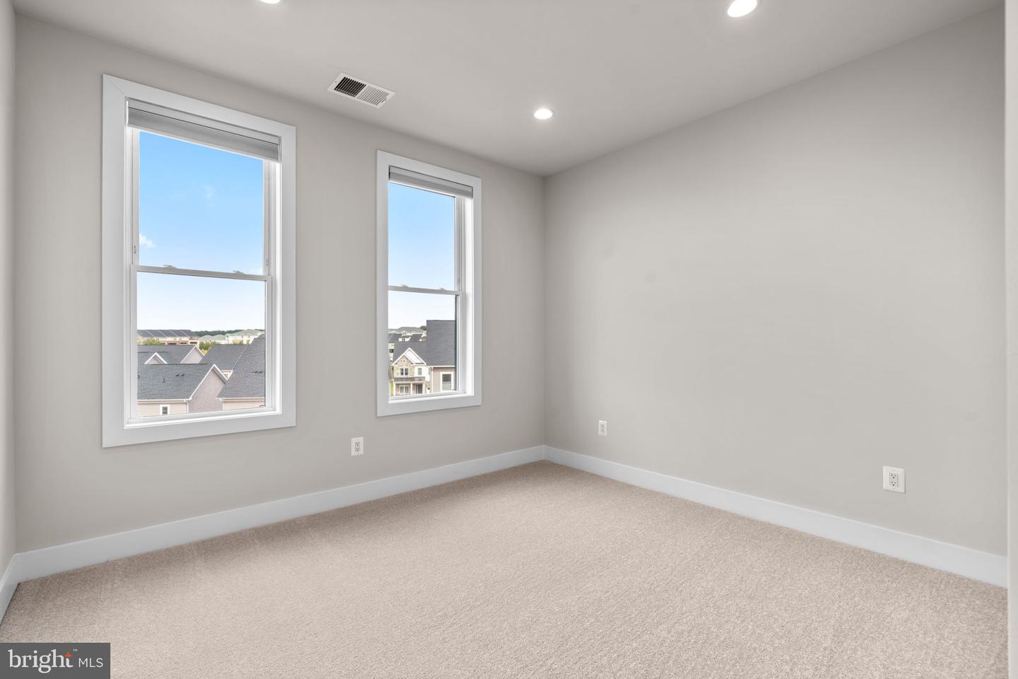 Ellicott City, Maryland, 21042, United States, 3 Bedrooms Bedrooms, ,4 BathroomsBathrooms,Residential,For Sale,1933185