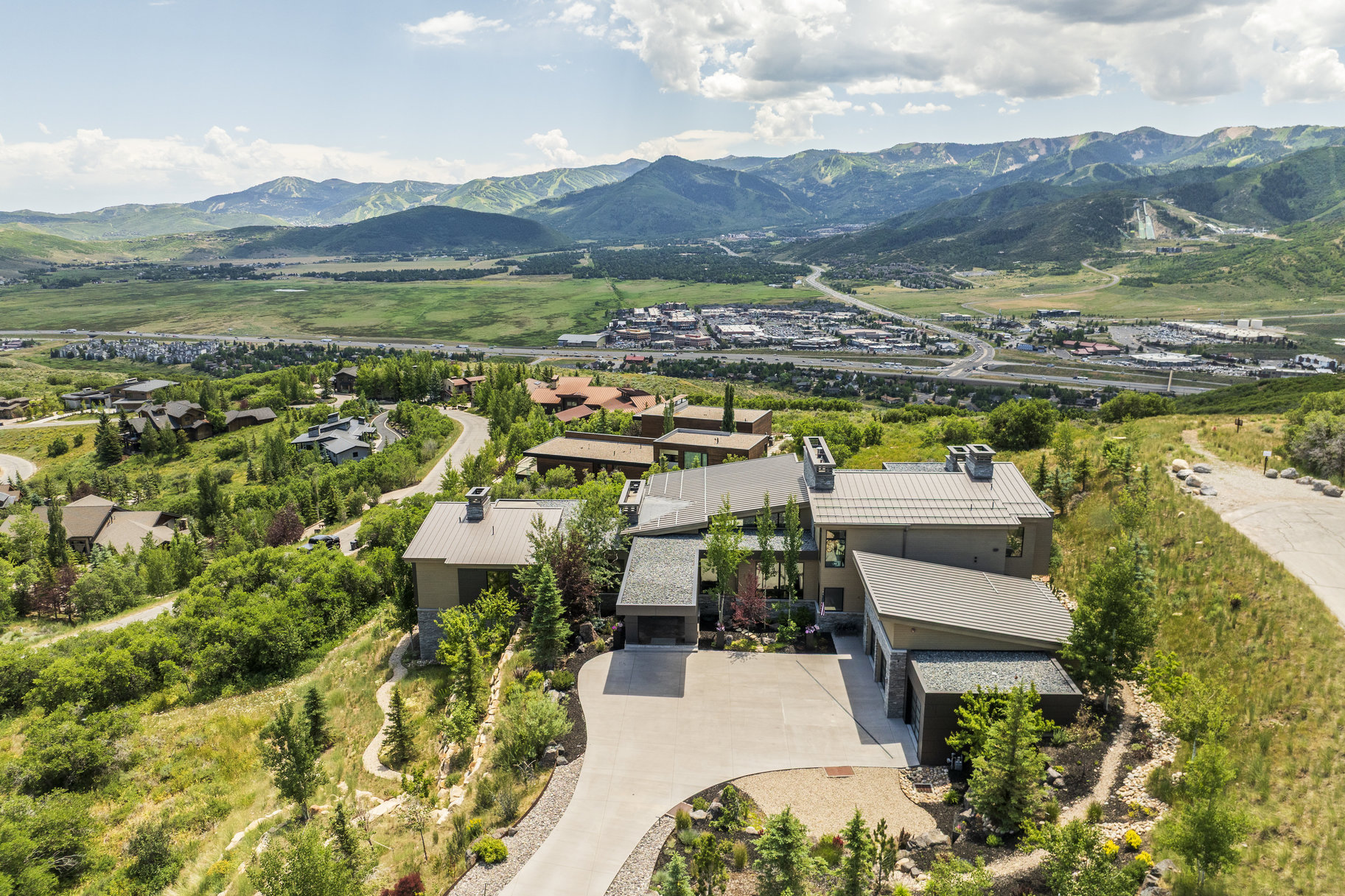  Sophisticated Mountain Design with Unmatched Views in an Elite Setting - 物件實景