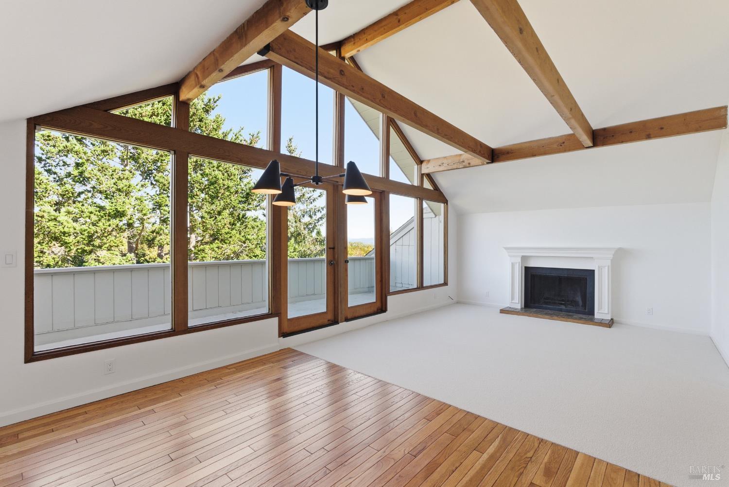 Corte Madera, California, 94925, United States, 6 Bedrooms Bedrooms, ,3 BathroomsBathrooms,Residential,For Sale,1986479