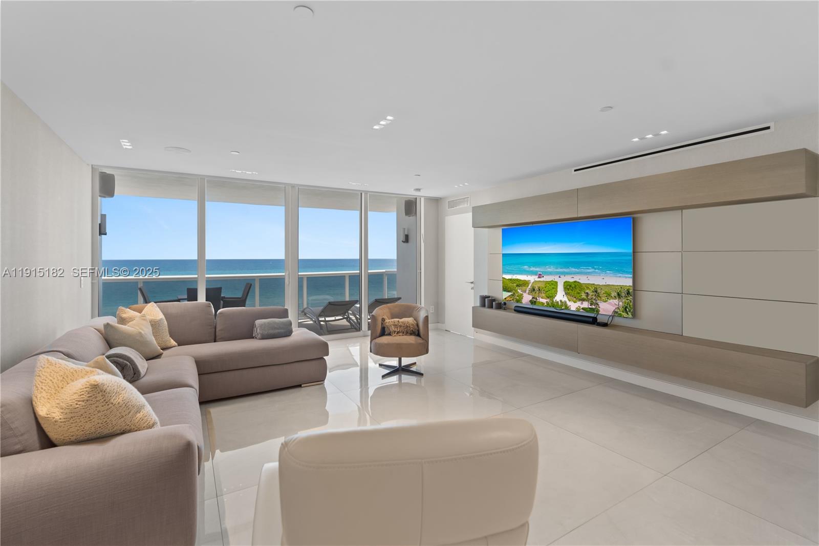 Miami Beach, Florida, 33140, United States, 5 Bedrooms Bedrooms, ,5 BathroomsBathrooms,Residential,For Sale,1997515