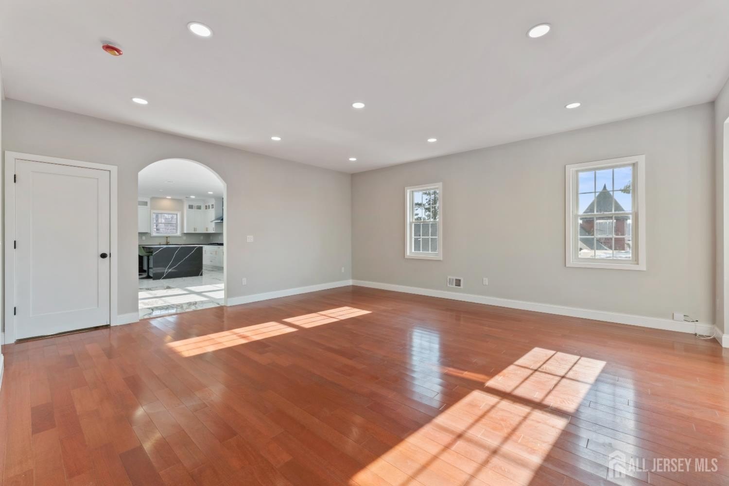 Edison, New Jersey, 08820, United States, 5 Bedrooms Bedrooms, ,5 BathroomsBathrooms,Residential,For Sale,2005259