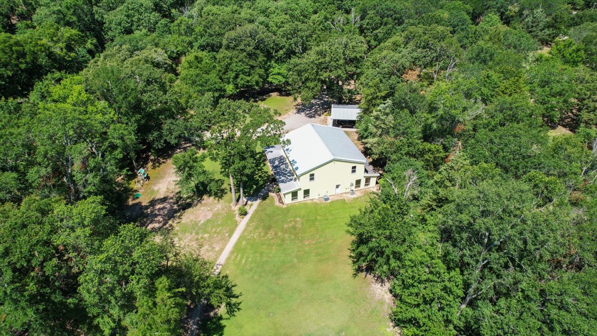 Bonham, Texas, 75418, United States, 6 Bedrooms Bedrooms, ,3 BathroomsBathrooms,Residential,For Sale,1983606