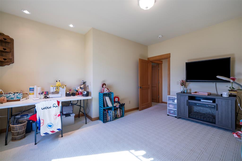 Polson, Montana, 59860, United States, 4 Bedrooms Bedrooms, ,4 BathroomsBathrooms,Residential,For Sale,1930633
