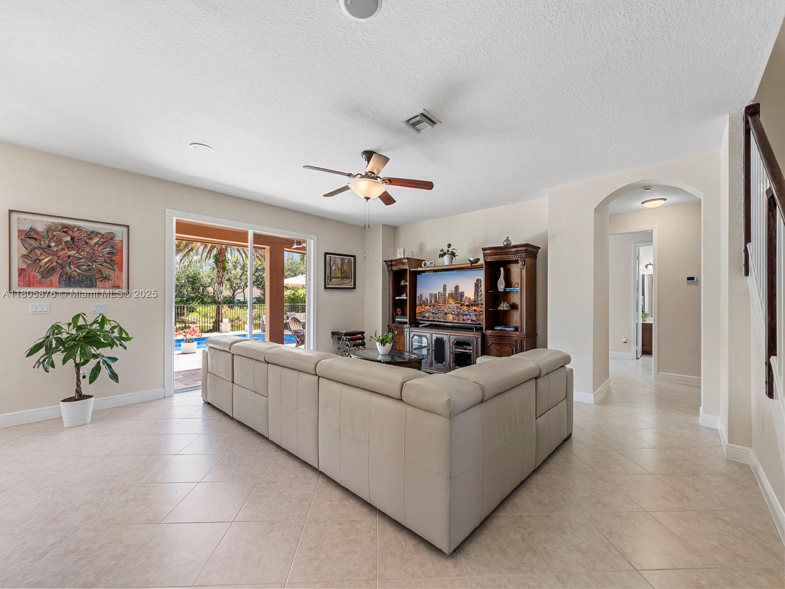 Weston, Florida, 33332, United States, 5 Bedrooms Bedrooms, ,5 BathroomsBathrooms,Residential,For Sale,1826480