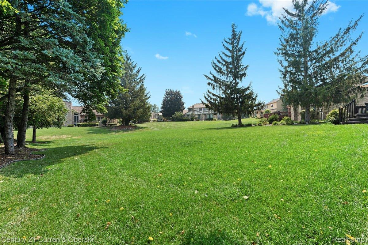 Northville, Michigan, 48168, United States, 3 Bedrooms Bedrooms, ,4 BathroomsBathrooms,Residential,For Sale,1921714