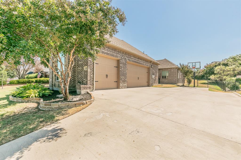 Fort Worth, Texas, 76179, United States, 5 Bedrooms Bedrooms, ,3 BathroomsBathrooms,Residential,For Sale,1915477