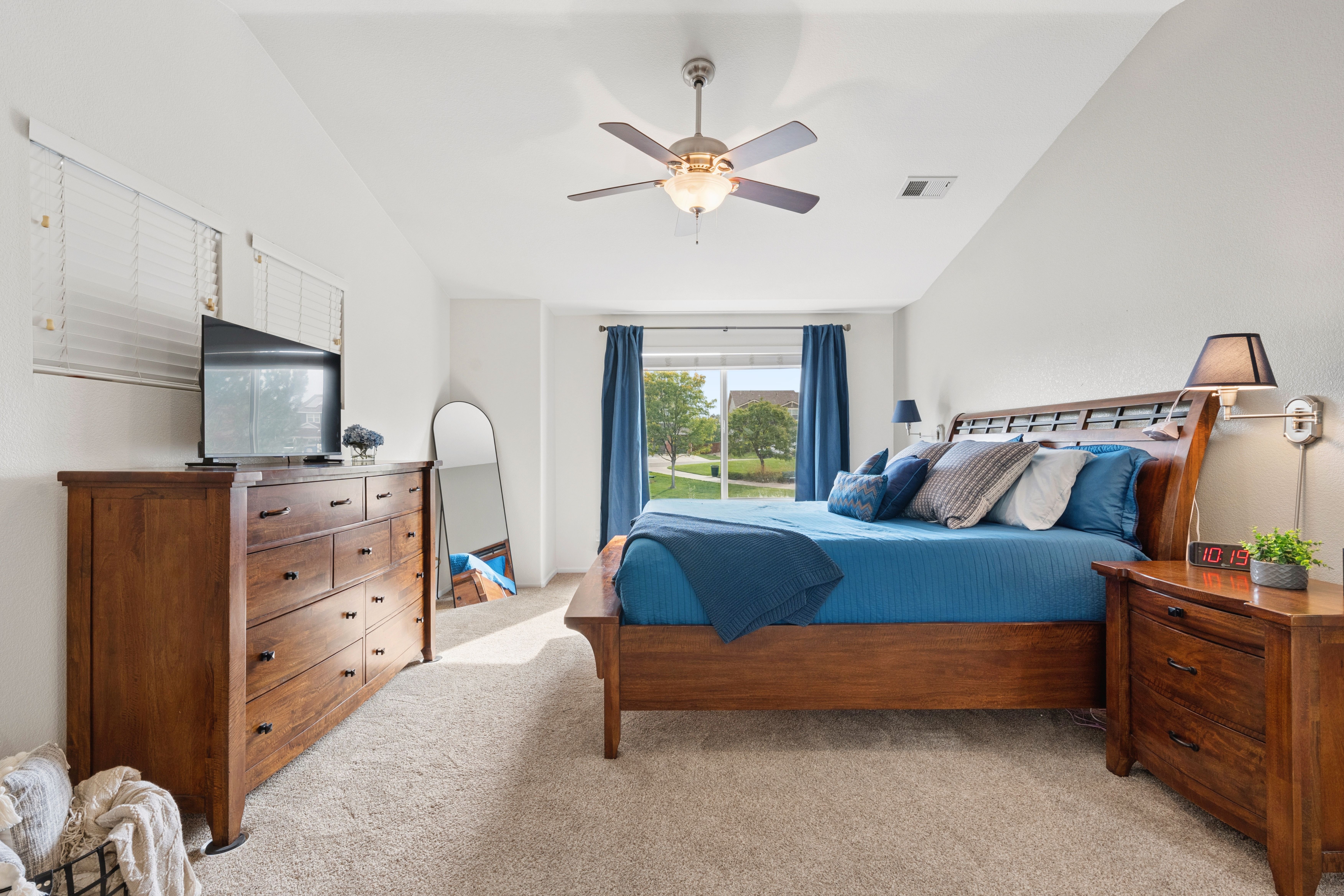  Beautiful Home Located in the Highly Desirable Haven at York Street Community - 物件實景