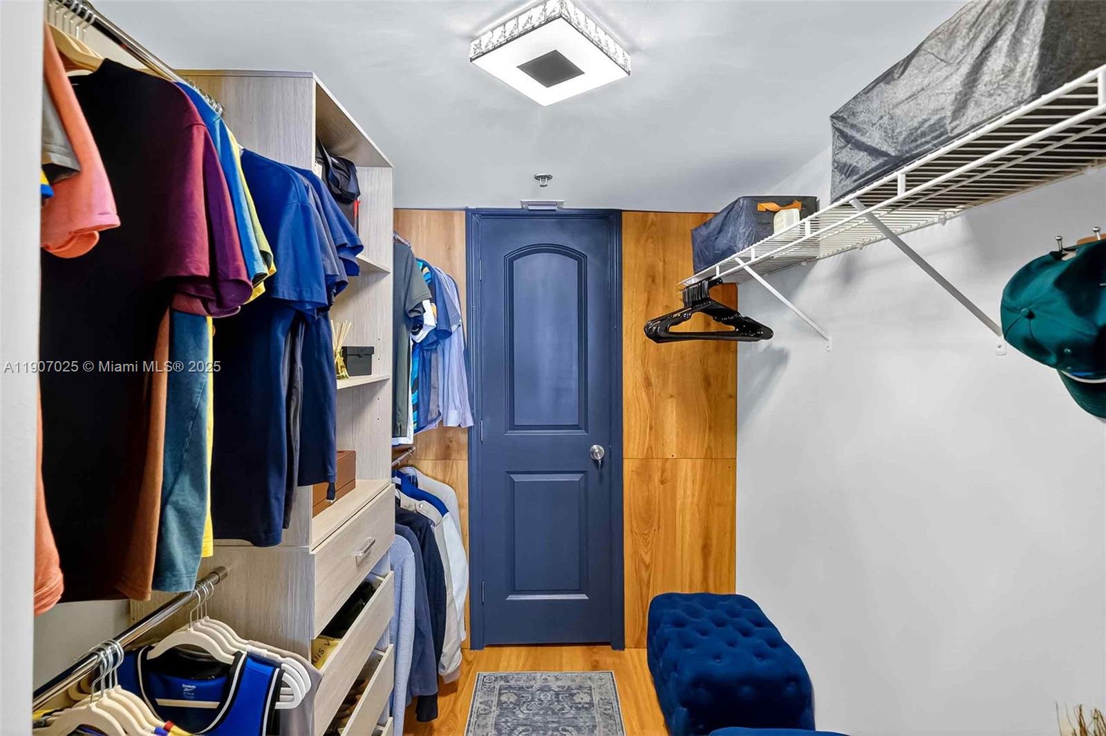 Miami, Florida, 33131, United States, 1 Bedroom Bedrooms, ,1 BathroomBathrooms,Residential,For Sale,1986520