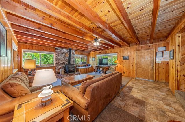 Yosemite, California, 95389, United States, 5 Bedrooms Bedrooms, ,4 BathroomsBathrooms,Residential,For Sale,1981132