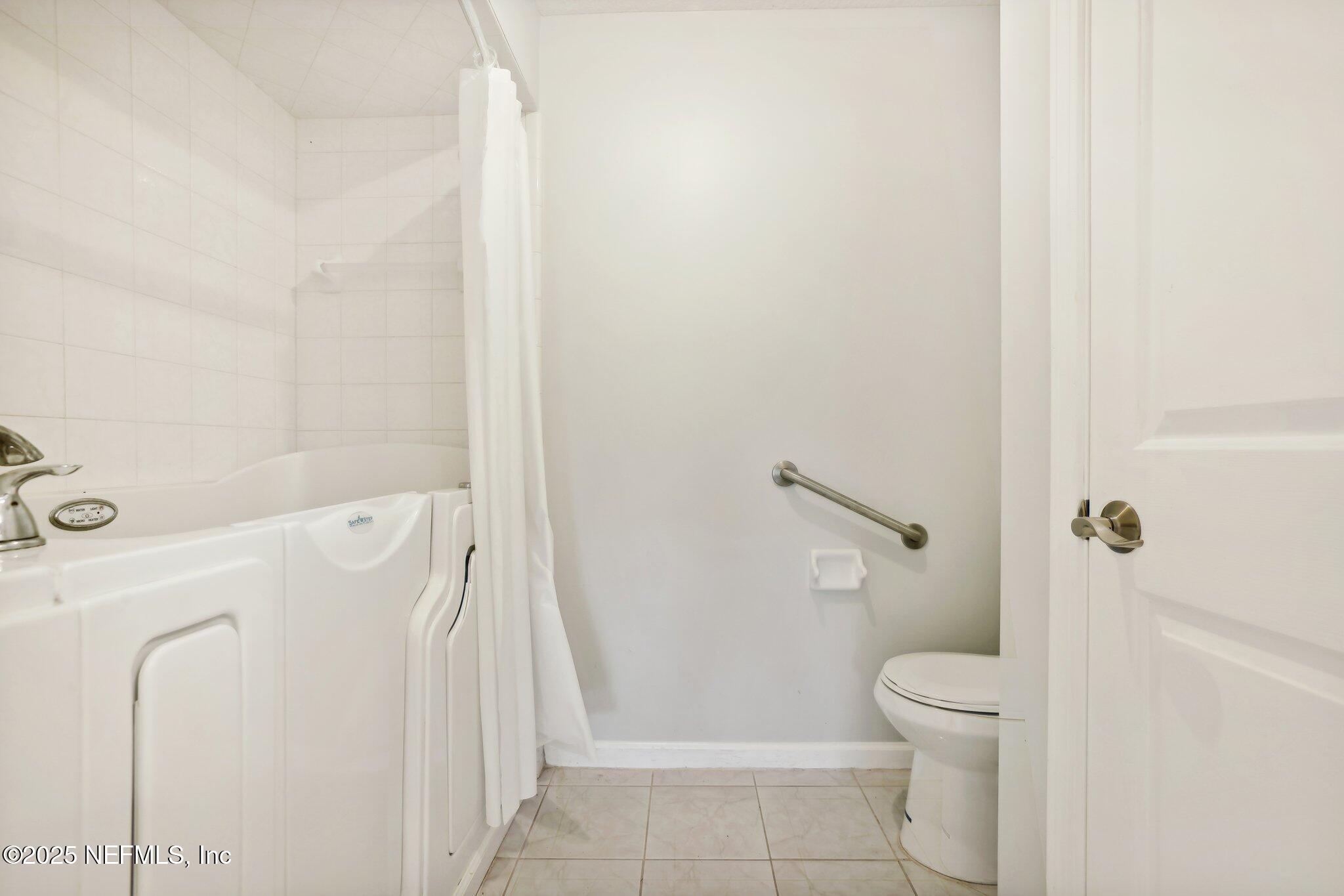Jacksonville, Florida, 32219, United States, 6 Bedrooms Bedrooms, ,4 BathroomsBathrooms,Residential,For Sale,1908574
