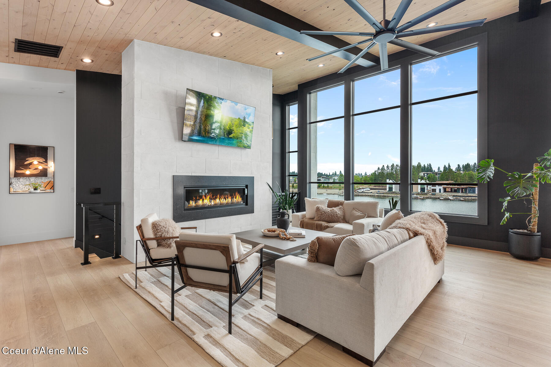 Coeur d'Alene, Idaho, 83814, United States, 5 Bedrooms Bedrooms, ,6 BathroomsBathrooms,Residential,For Sale,1920855
