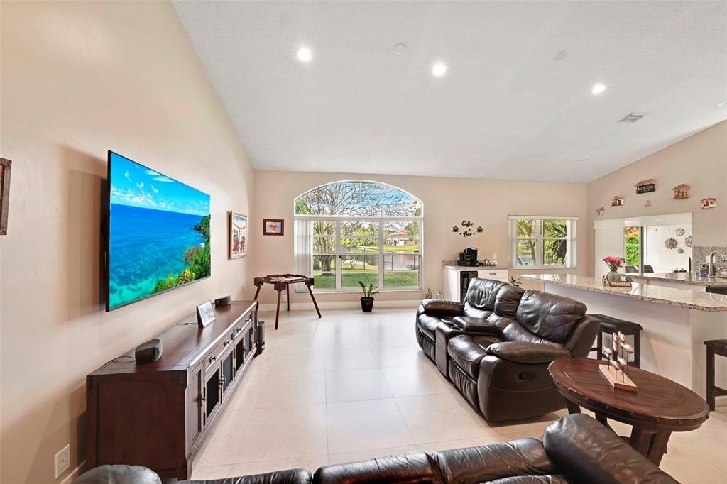 Davie, Florida, 33324, United States, 4 Bedrooms Bedrooms, ,3 BathroomsBathrooms,Residential,For Sale,1975060