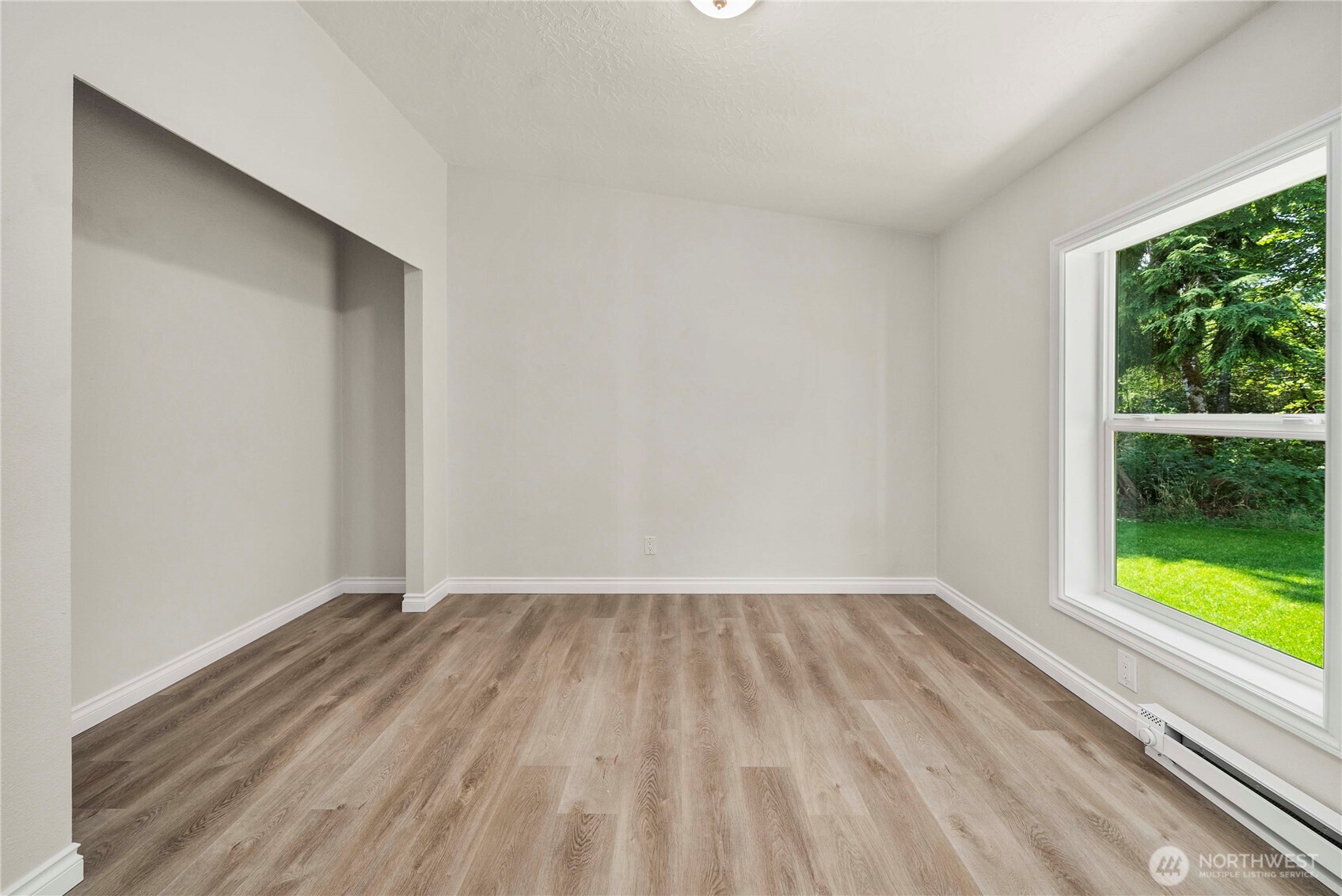 Carnation, Washington, 98014, United States, 3 Bedrooms Bedrooms, ,2 BathroomsBathrooms,Residential,For Sale,1916137