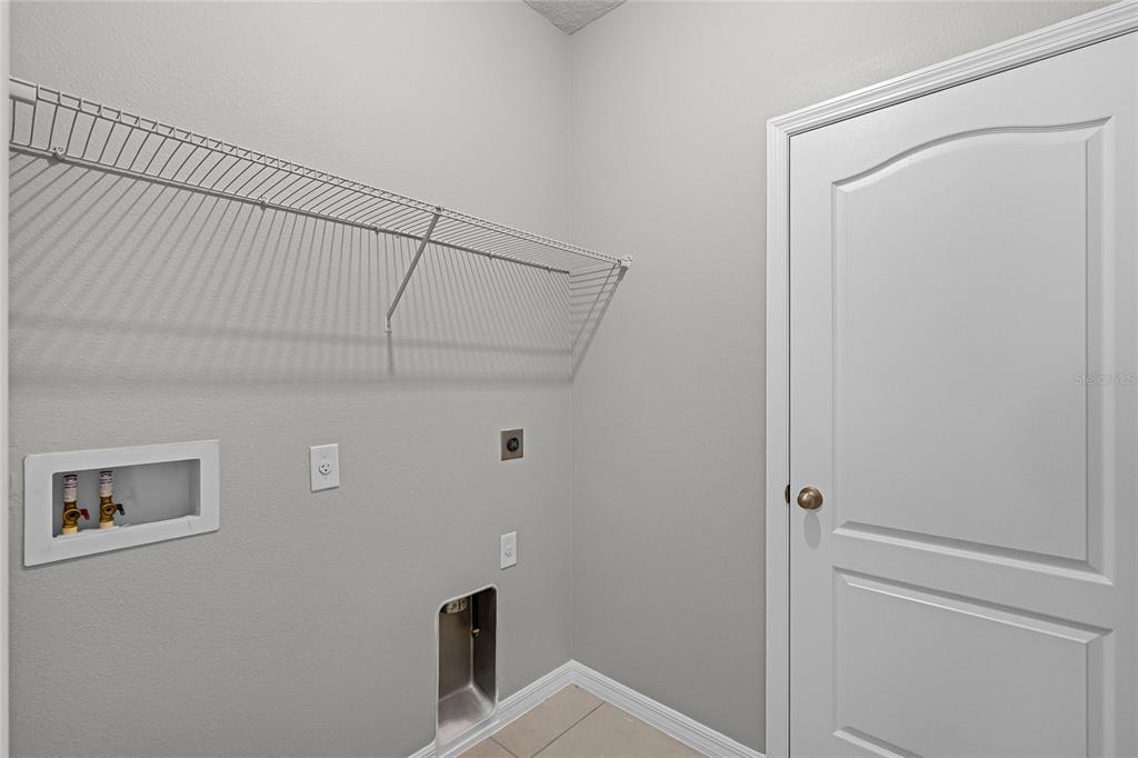 Apopka, Florida, 32712, United States, 4 Bedrooms Bedrooms, ,3 BathroomsBathrooms,Residential,For Sale,1940154