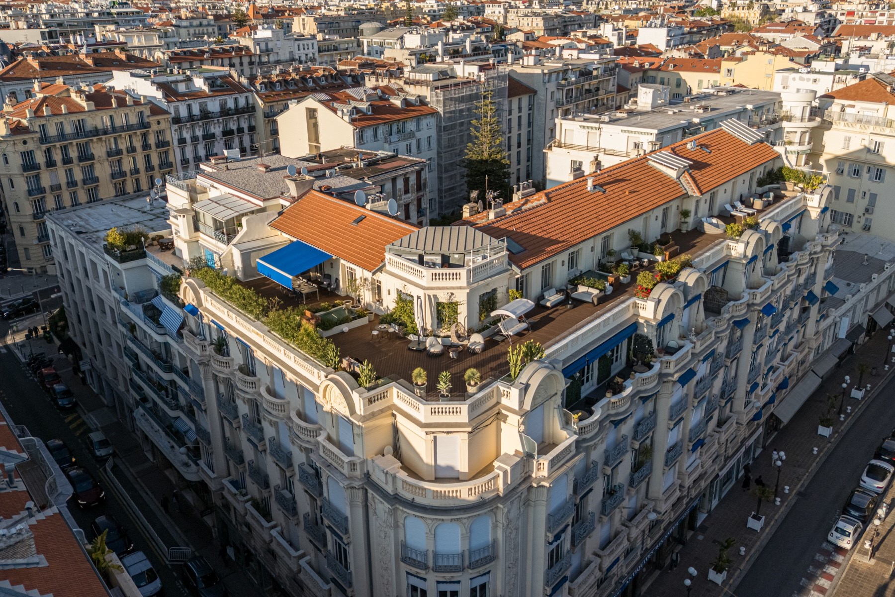  New Exclusive Listing – Exceptional Penthouse next to the sea in Nice, Carré d’… - 物件實景