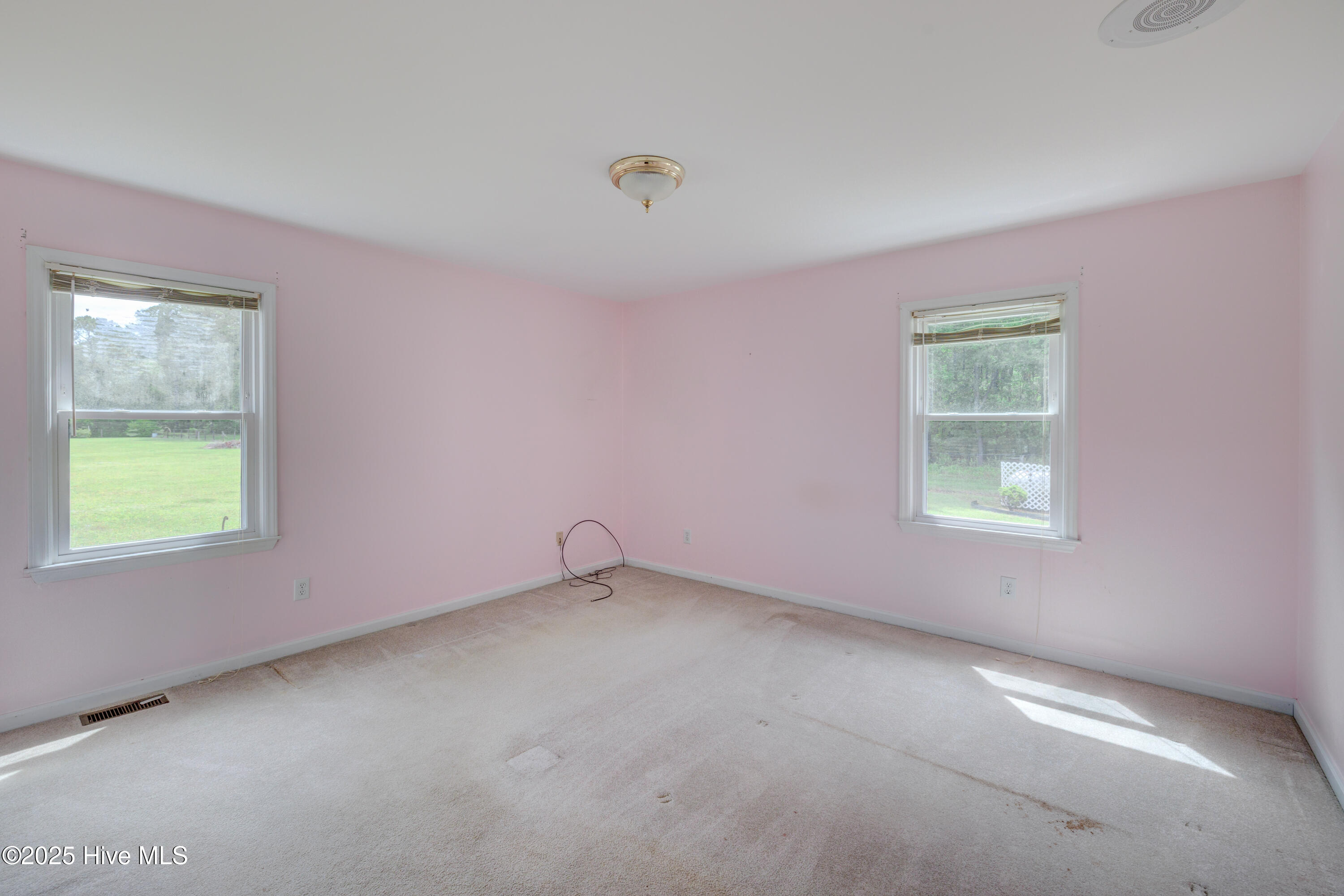 Burgaw, North Carolina, 28425, United States, 4 Bedrooms Bedrooms, ,4 BathroomsBathrooms,Residential,For Sale,1818380