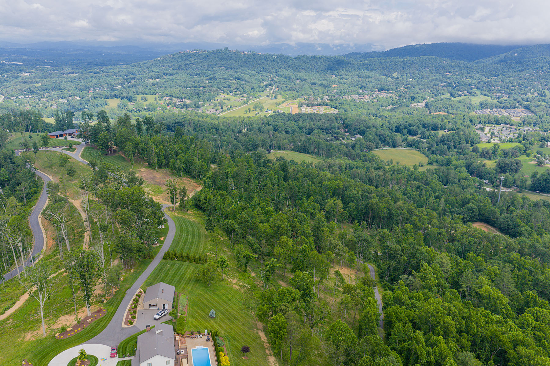  WEAVERVILLE - 物件實景