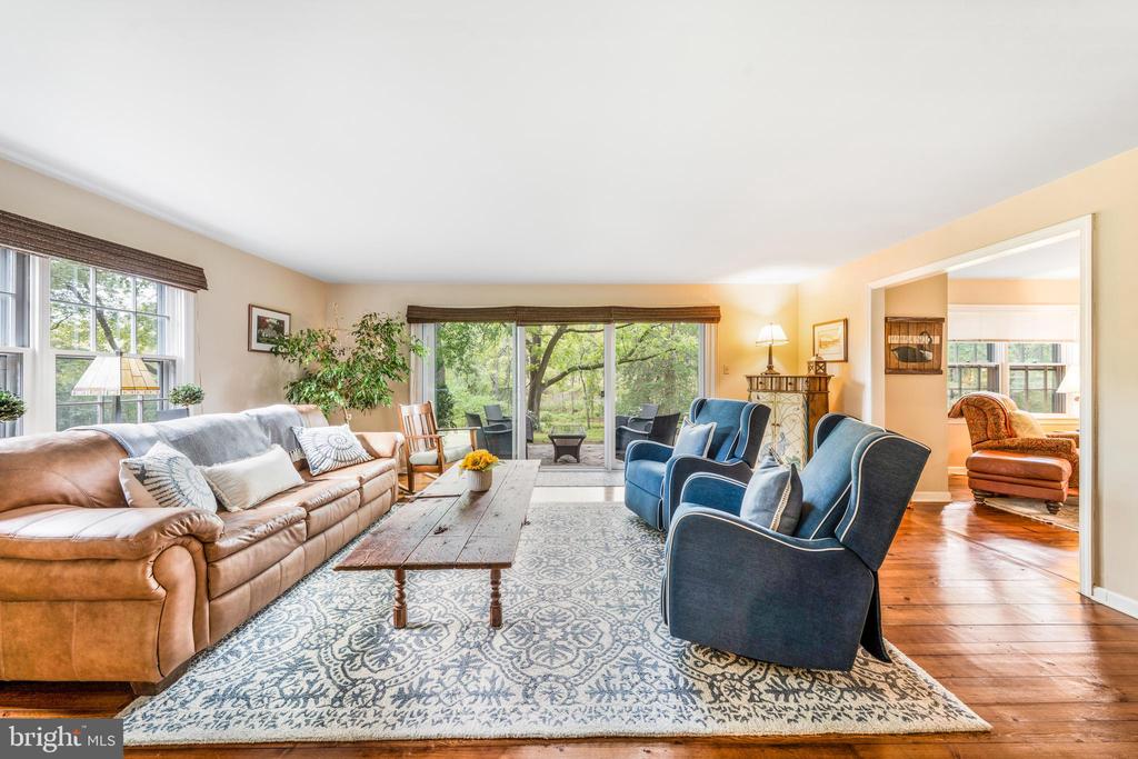 Newtown, Pennsylvania, 18940, United States, 4 Bedrooms Bedrooms, ,4 BathroomsBathrooms,Residential,For Sale,1995554