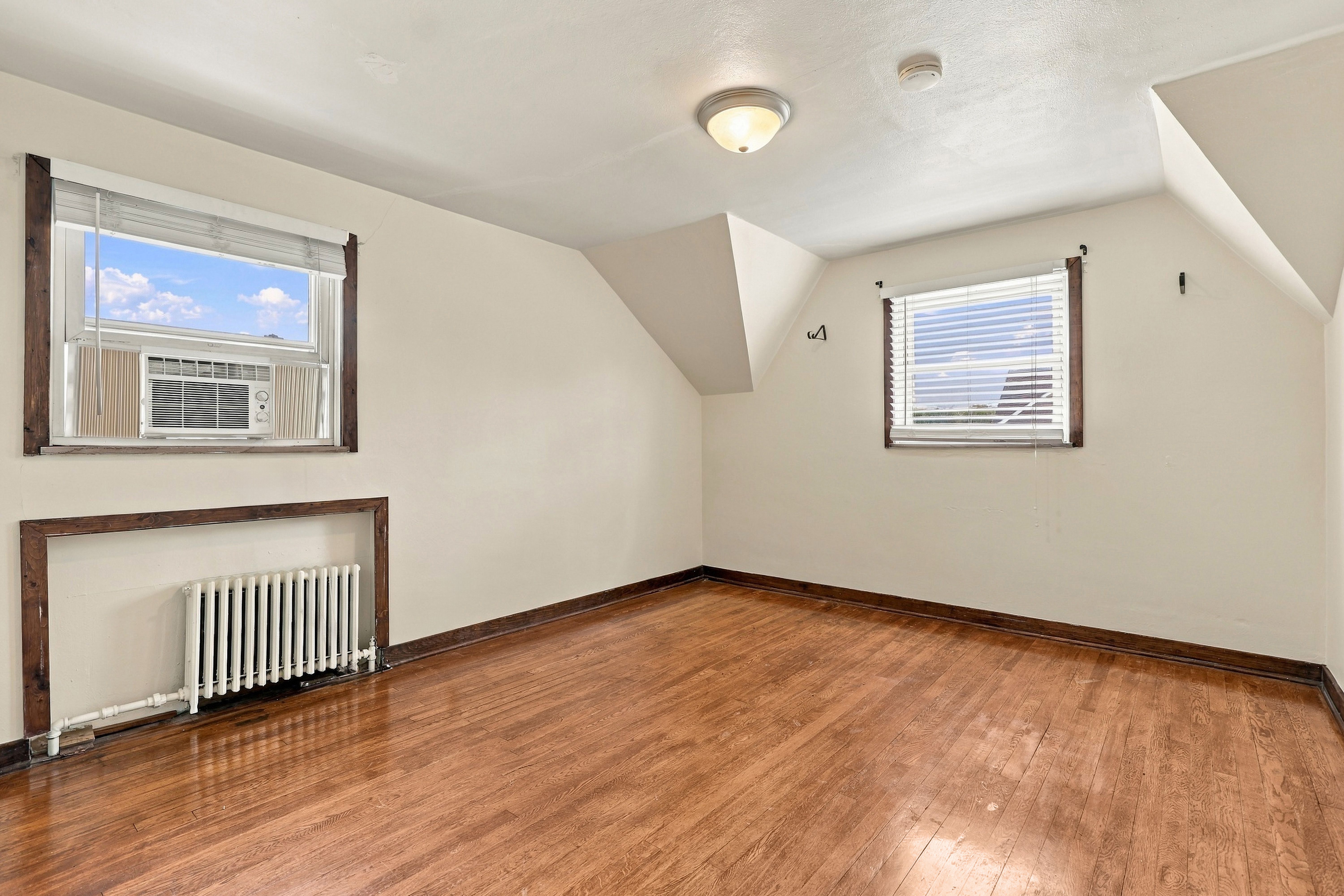  715 Maple Street, West Mifflin, PA 15122 - 物件實景