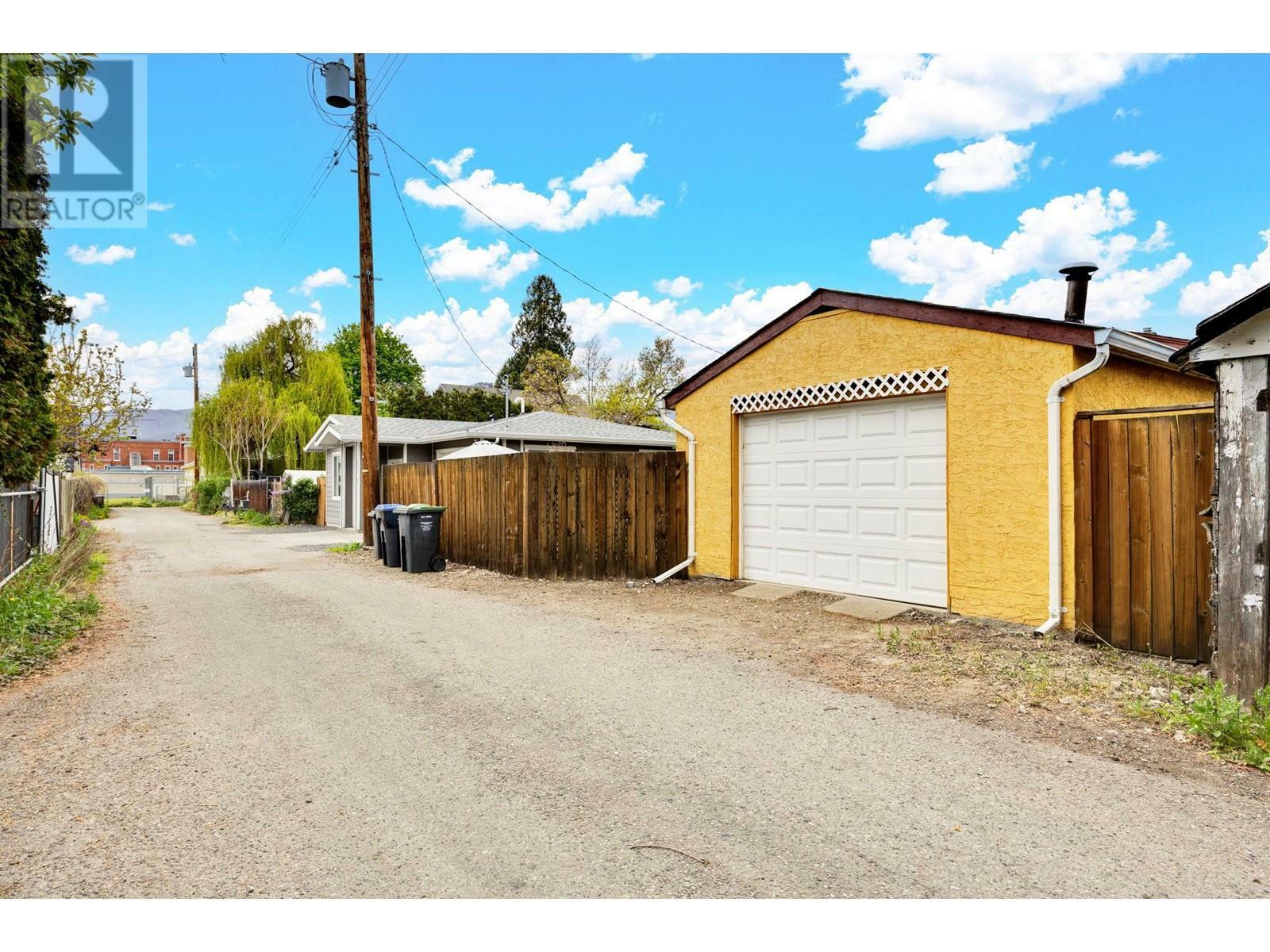 KELOWNA, British Columbia, V1Y 6A2, CA, 4 Bedrooms Bedrooms, ,3 BathroomsBathrooms,Residential,For Sale,1838696