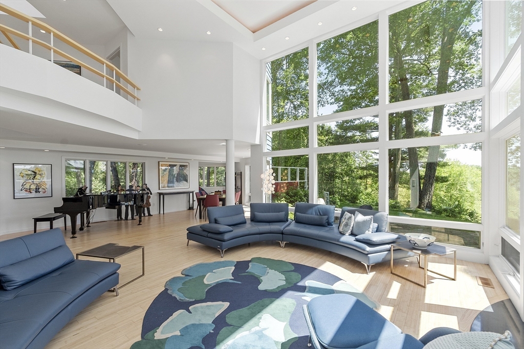 Carlisle, Massachusetts, 01741, United States, 4 Bedrooms Bedrooms, ,5 BathroomsBathrooms,Residential,For Sale,1874454