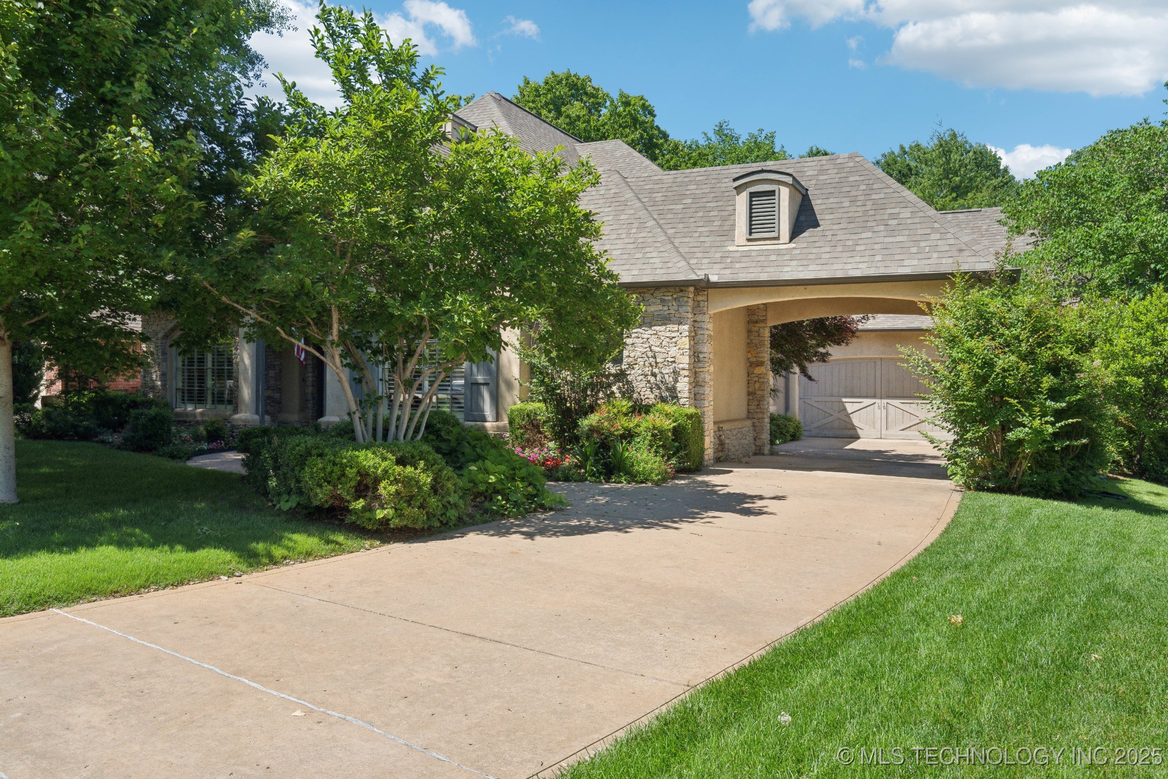 Tulsa, Oklahoma, 74137, United States, 4 Bedrooms Bedrooms, ,4 BathroomsBathrooms,Residential,For Sale,1998158