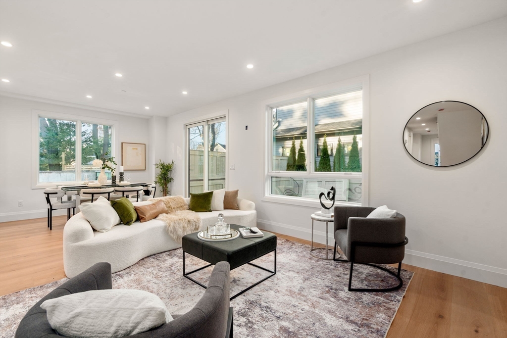 Newton, Massachusetts, 02461, United States, 5 Bedrooms Bedrooms, ,5 BathroomsBathrooms,Residential,For Sale,1995999