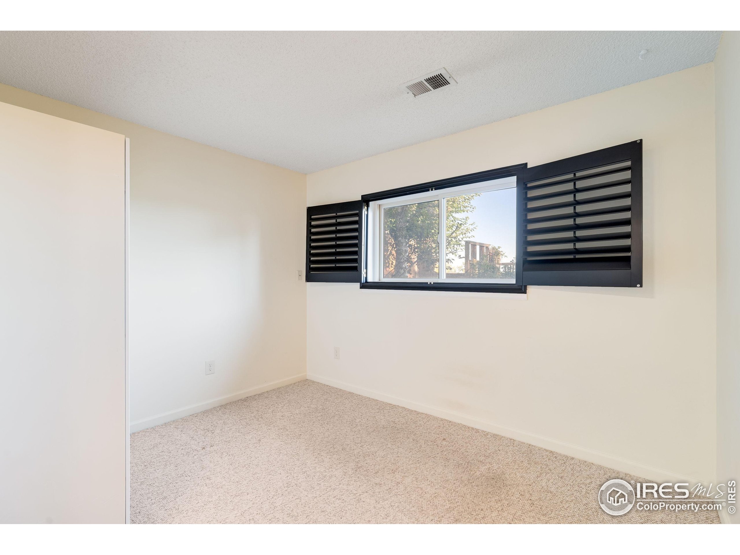 Louisville, Colorado, 80027, United States, 3 Bedrooms Bedrooms, ,Residential,For Sale,1941011