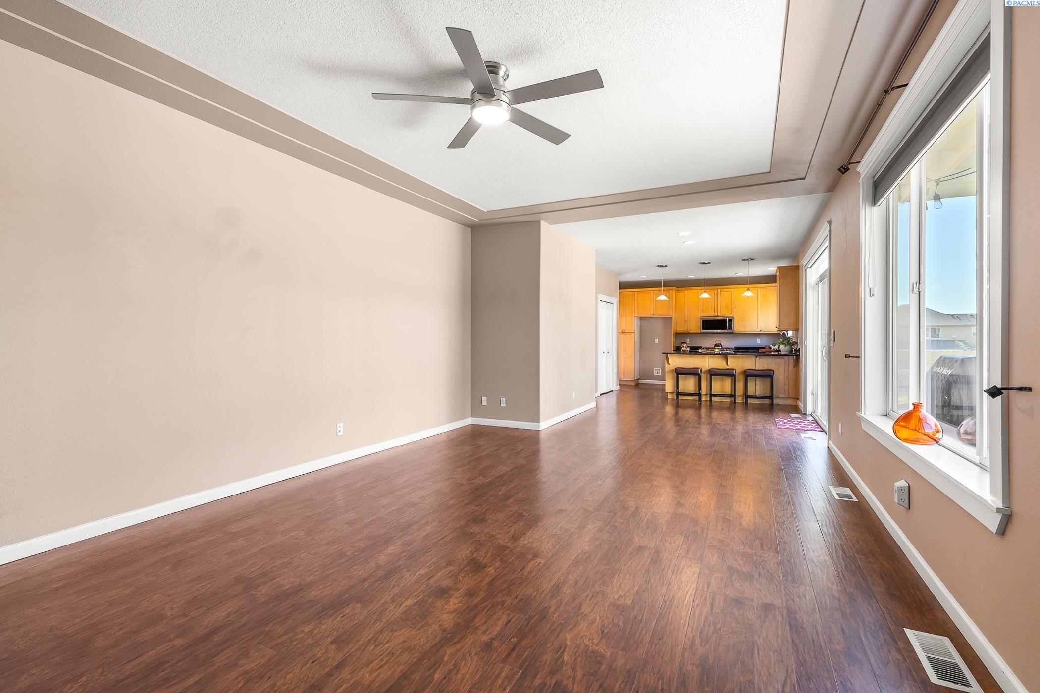 Richland, Washington, 99354, United States, 5 Bedrooms Bedrooms, ,2 BathroomsBathrooms,Residential,For Sale,1925310