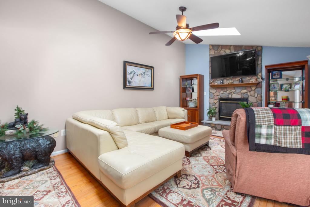 Fredericksburg, Virginia, 22406, United States, 4 Bedrooms Bedrooms, ,3 BathroomsBathrooms,Residential,For Sale,1914060