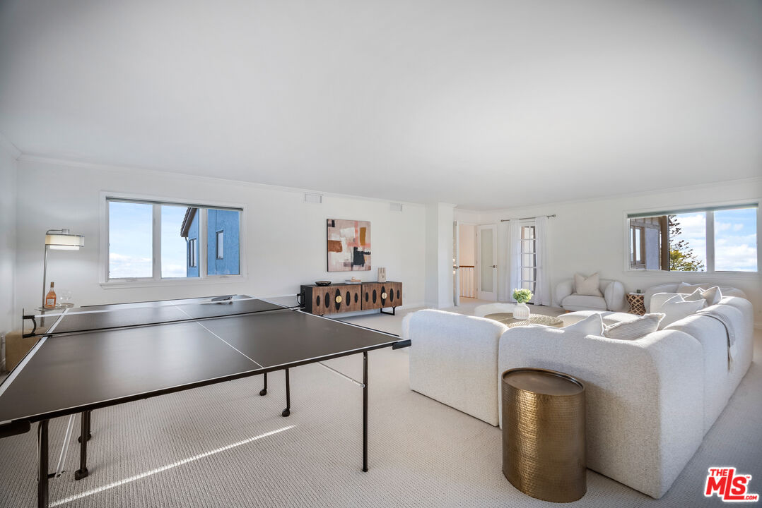 Malibu, California, 90265, United States, 4 Bedrooms Bedrooms, ,3 BathroomsBathrooms,Residential,For Sale,2001973