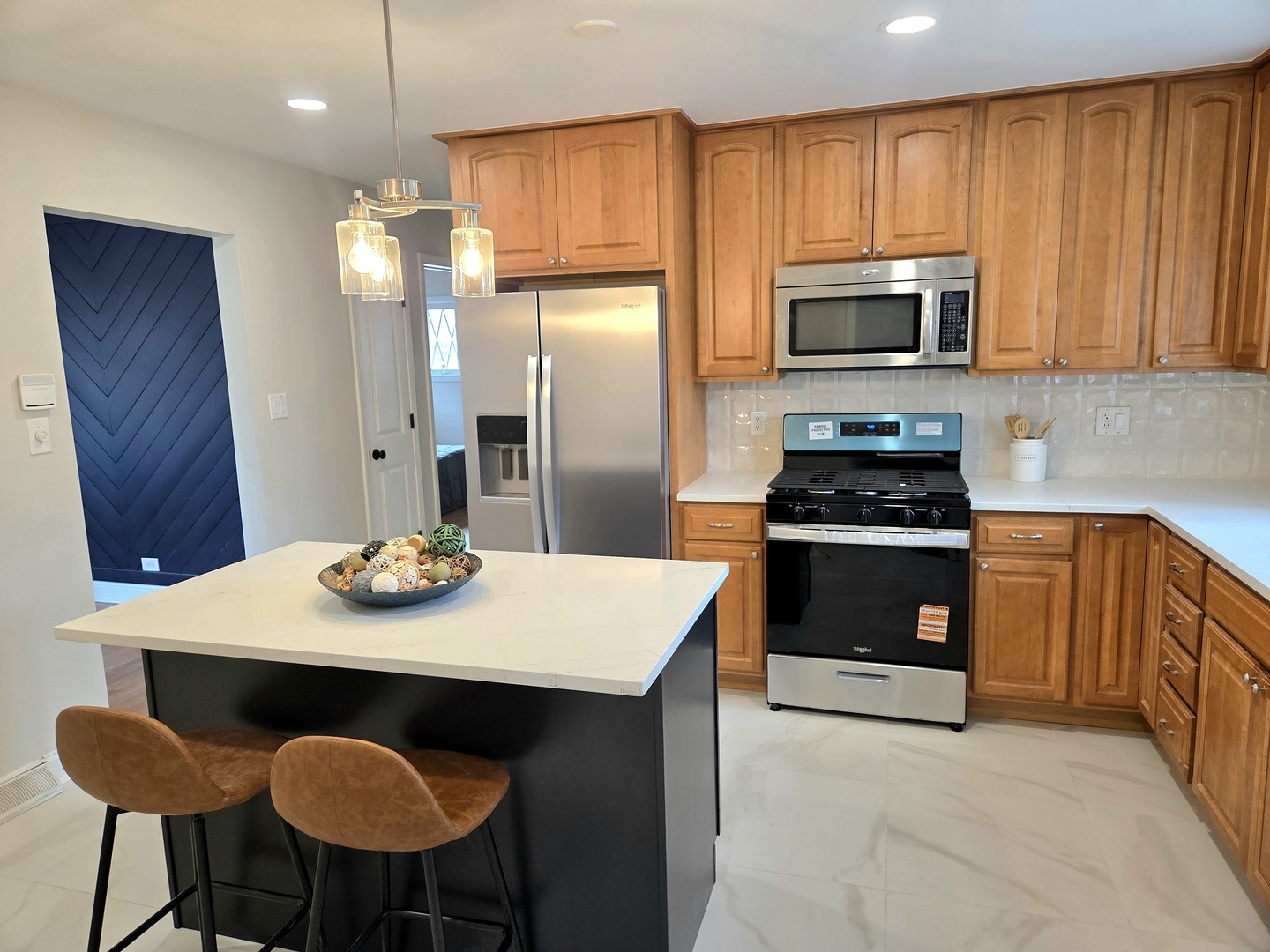 Chicago, Illinois, 60656, United States, 2 Bedrooms Bedrooms, ,2 BathroomsBathrooms,Residential,For Sale,2028341