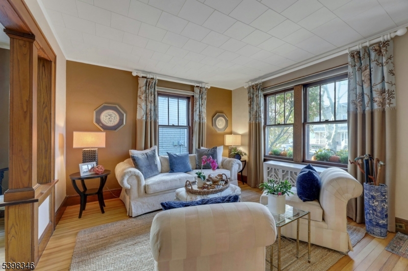 Hawthorne Boro, New Jersey, 07506, United States, 4 Bedrooms Bedrooms, ,2 BathroomsBathrooms,Residential,For Sale,1997241