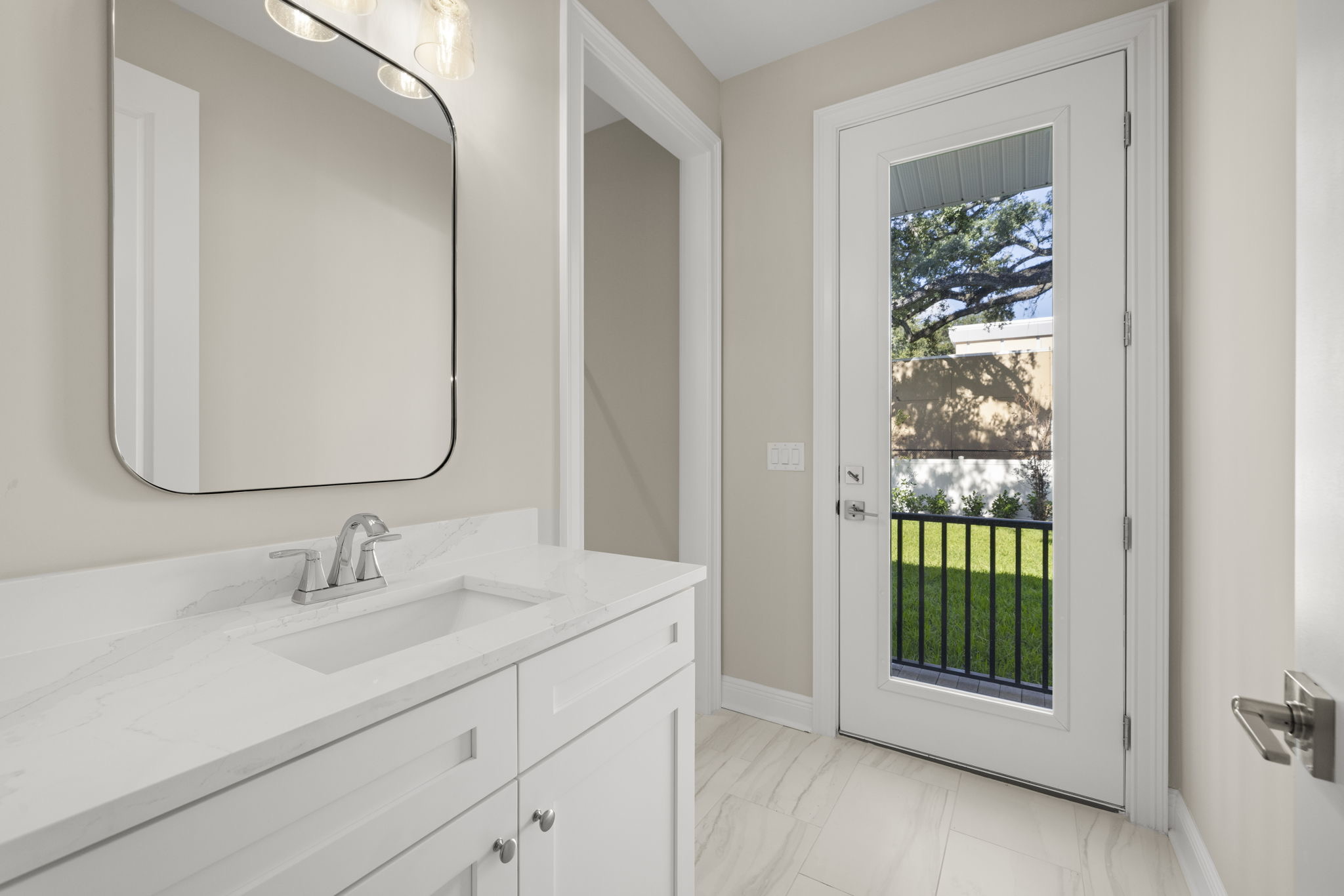 Tampa, Florida, 33629, United States, 4 Bedrooms Bedrooms, ,5 BathroomsBathrooms,Residential,For Sale,1986126