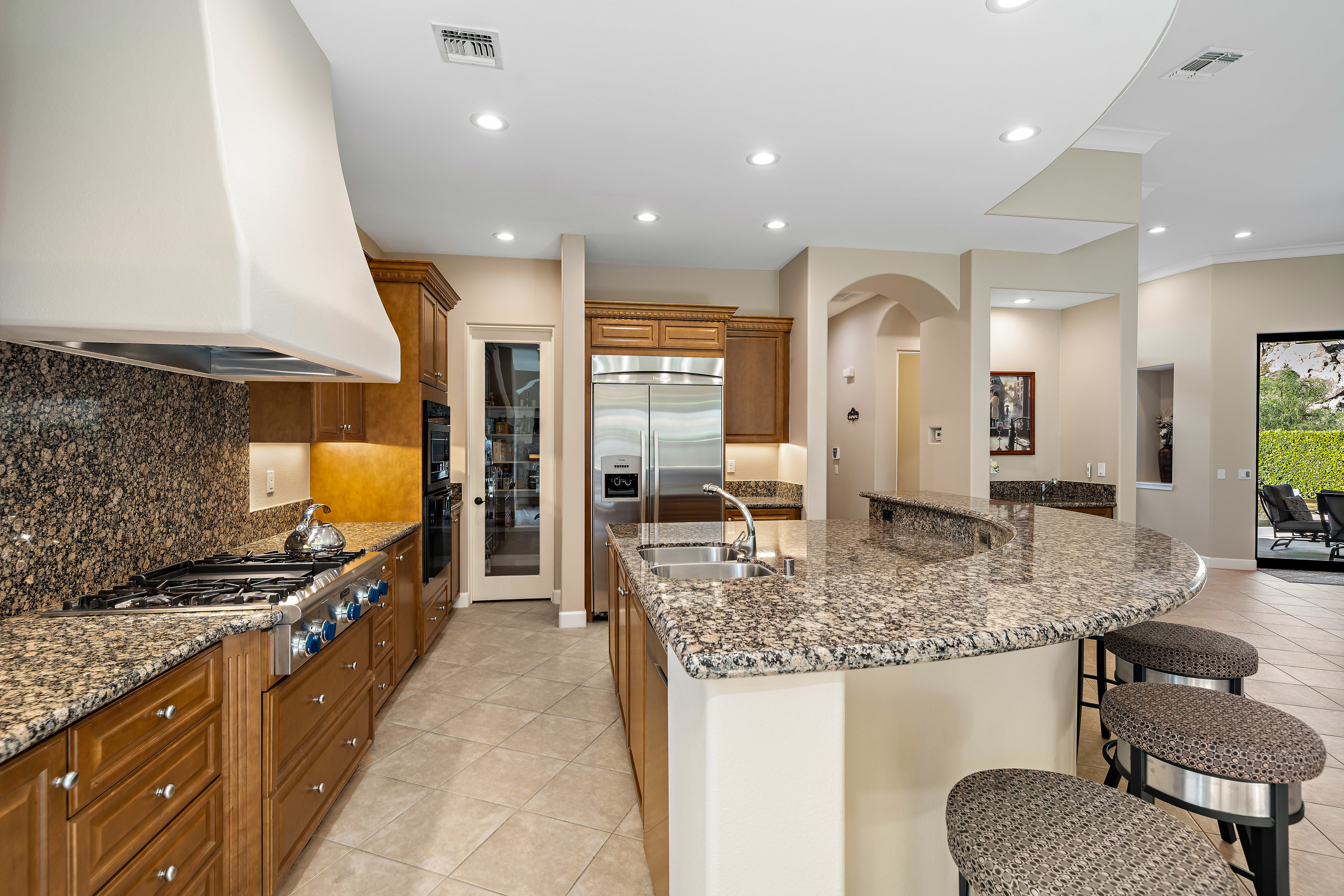  South Facing Gated La Quinta Pool Home - 物件實景