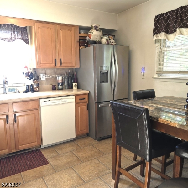 Fanwood Boro, New Jersey, 07023, United States, 4 Bedrooms Bedrooms, ,2 BathroomsBathrooms,Residential,For Sale,1991828