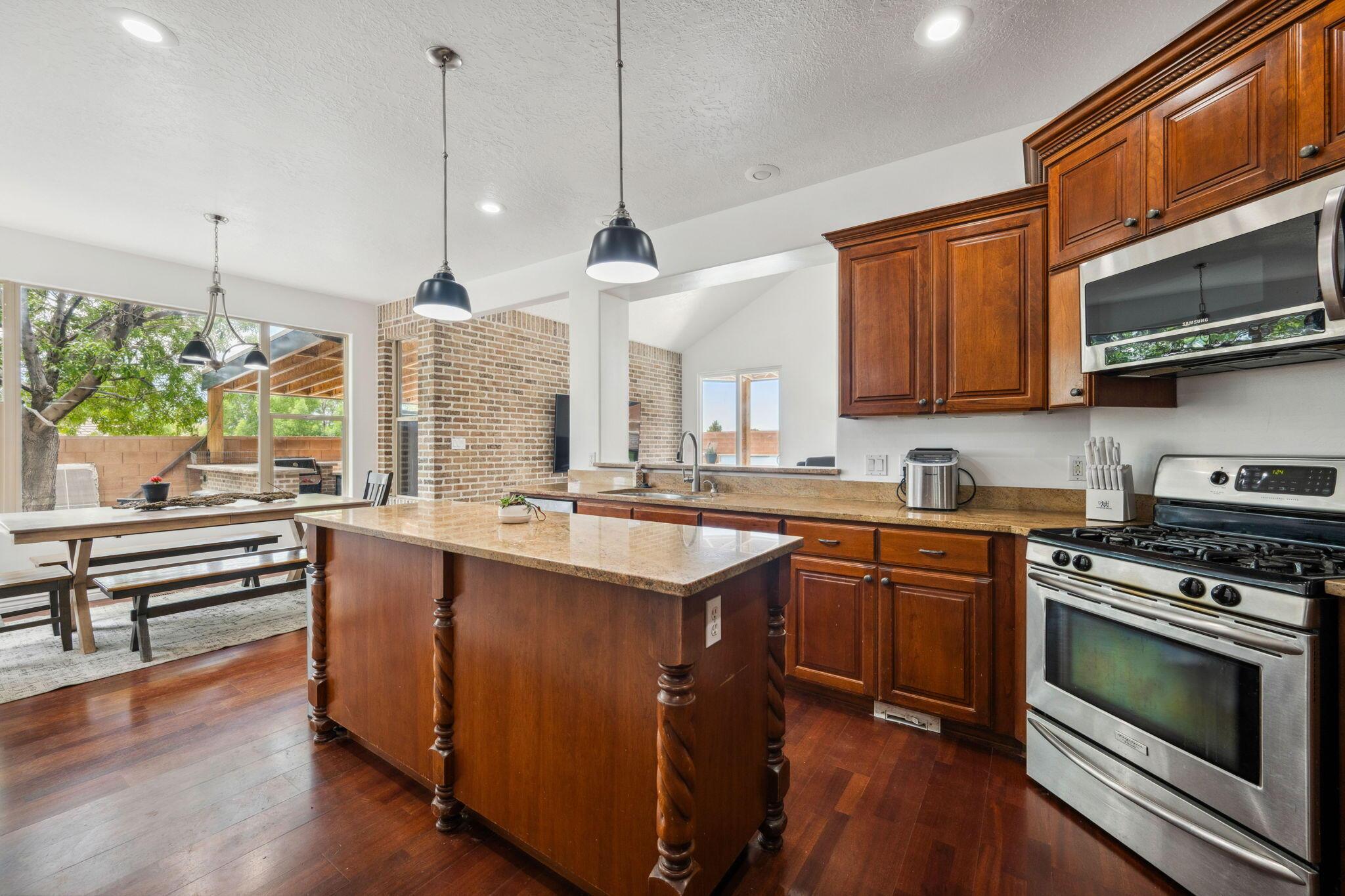St George, Utah, 84790, United States, 6 Bedrooms Bedrooms, ,5 BathroomsBathrooms,Residential,For Sale,1923472