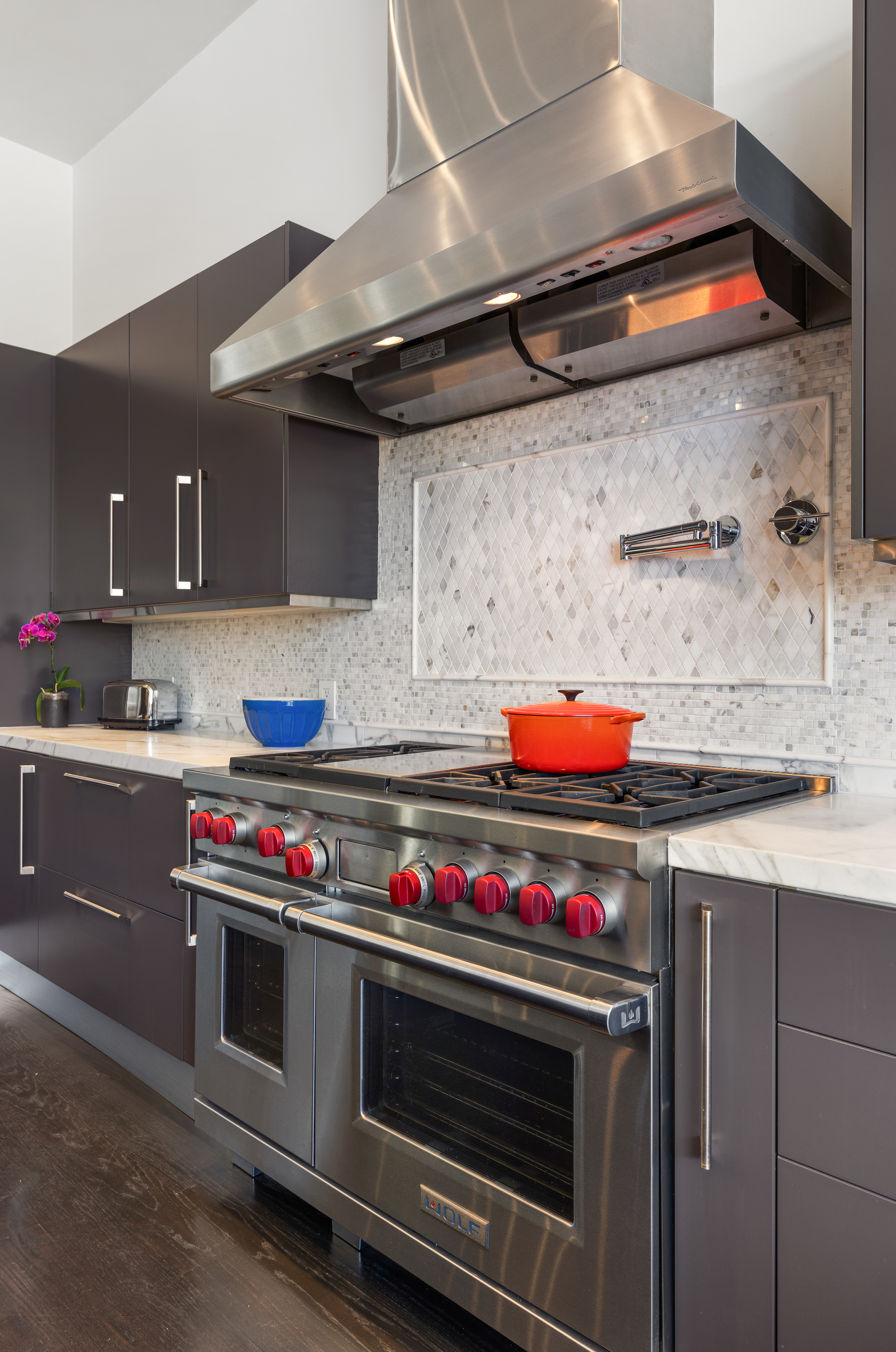  Spectacular Renovated SOMA Home with Rare Museum-Like 7-Car Garage - 物件實景
