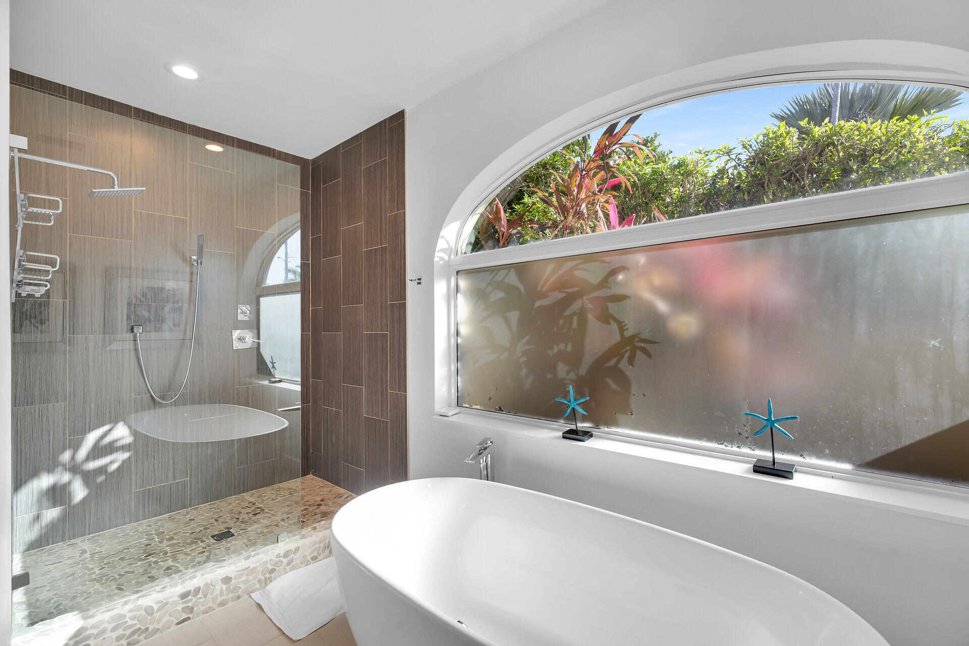 Key Colony, Florida, 33051, United States, 5 Bedrooms Bedrooms, ,3 BathroomsBathrooms,Residential,For Sale,2002039