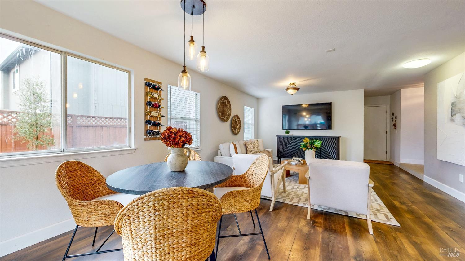 Santa Rosa, California, 95403, United States, 3 Bedrooms Bedrooms, ,3 BathroomsBathrooms,Residential,For Sale,1979353