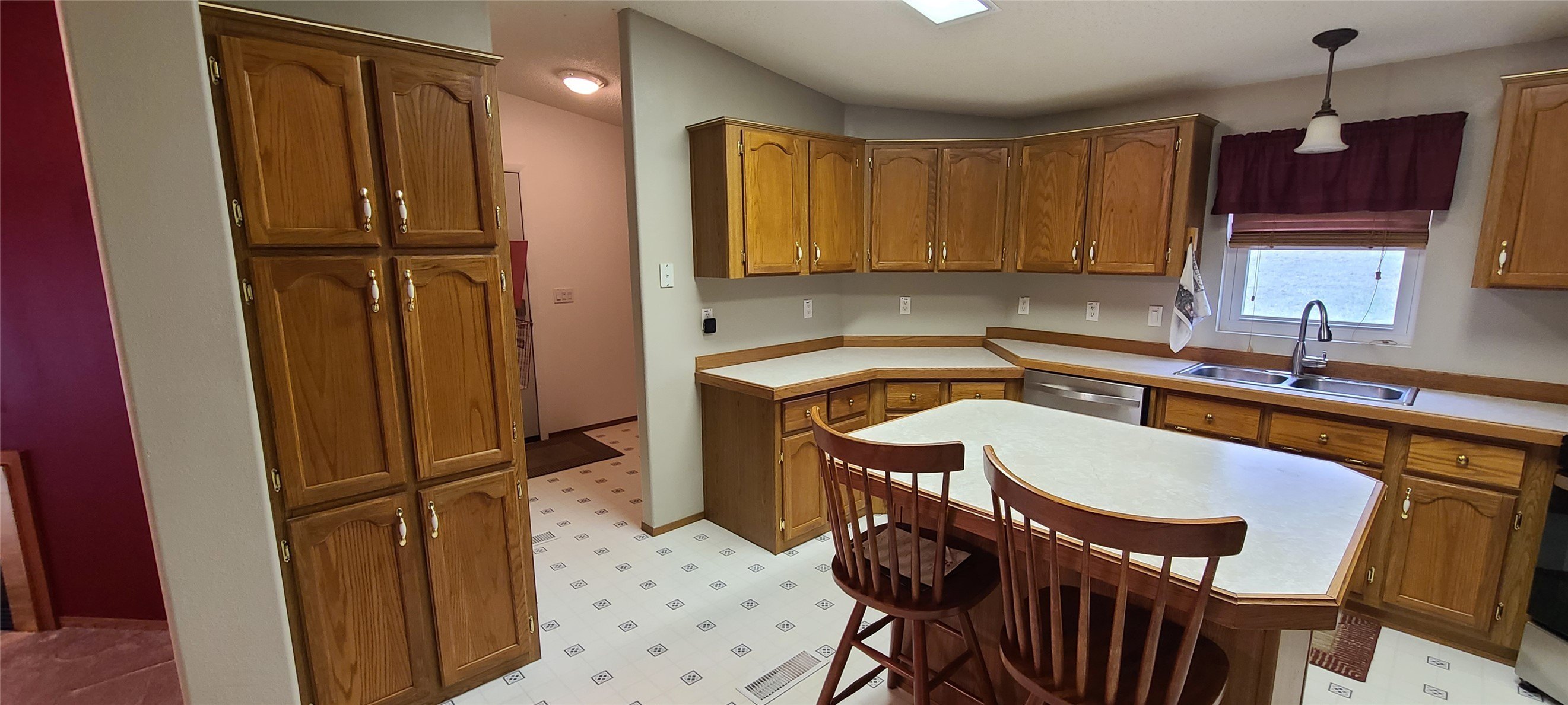 Great Falls, Montana, 59404, United States, 3 Bedrooms Bedrooms, ,2 BathroomsBathrooms,Residential,For Sale,1878730