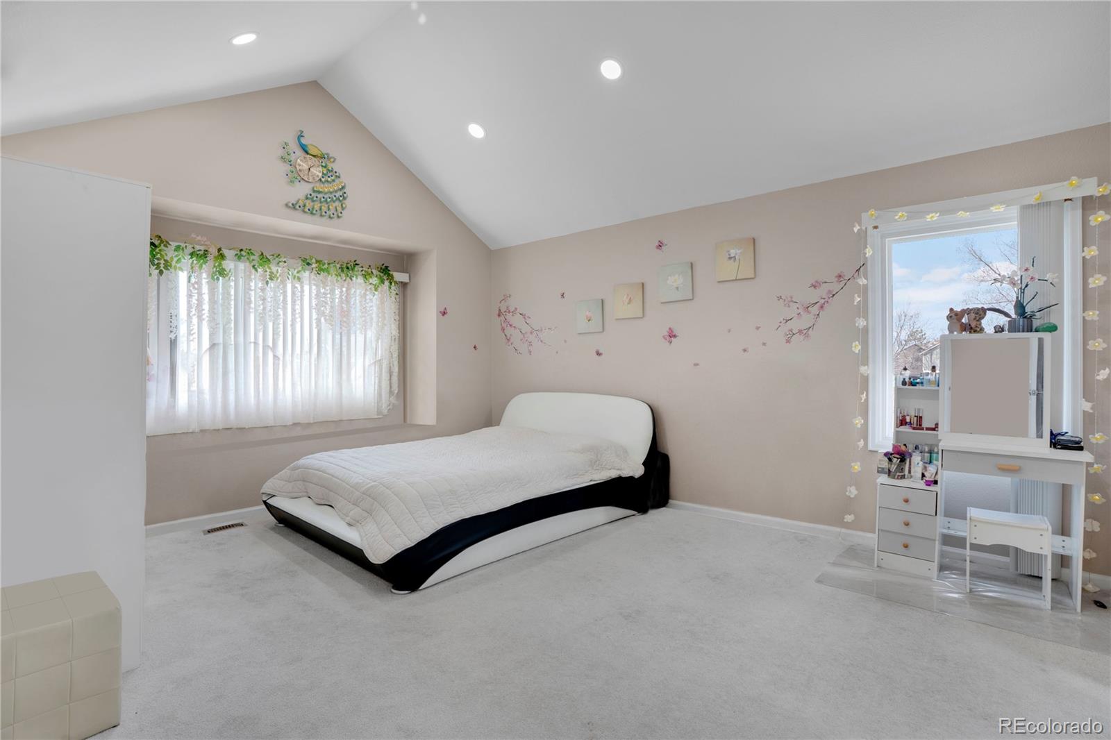 Centennial, Colorado, 80015, United States, 4 Bedrooms Bedrooms, ,3 BathroomsBathrooms,Residential,For Sale,1793969